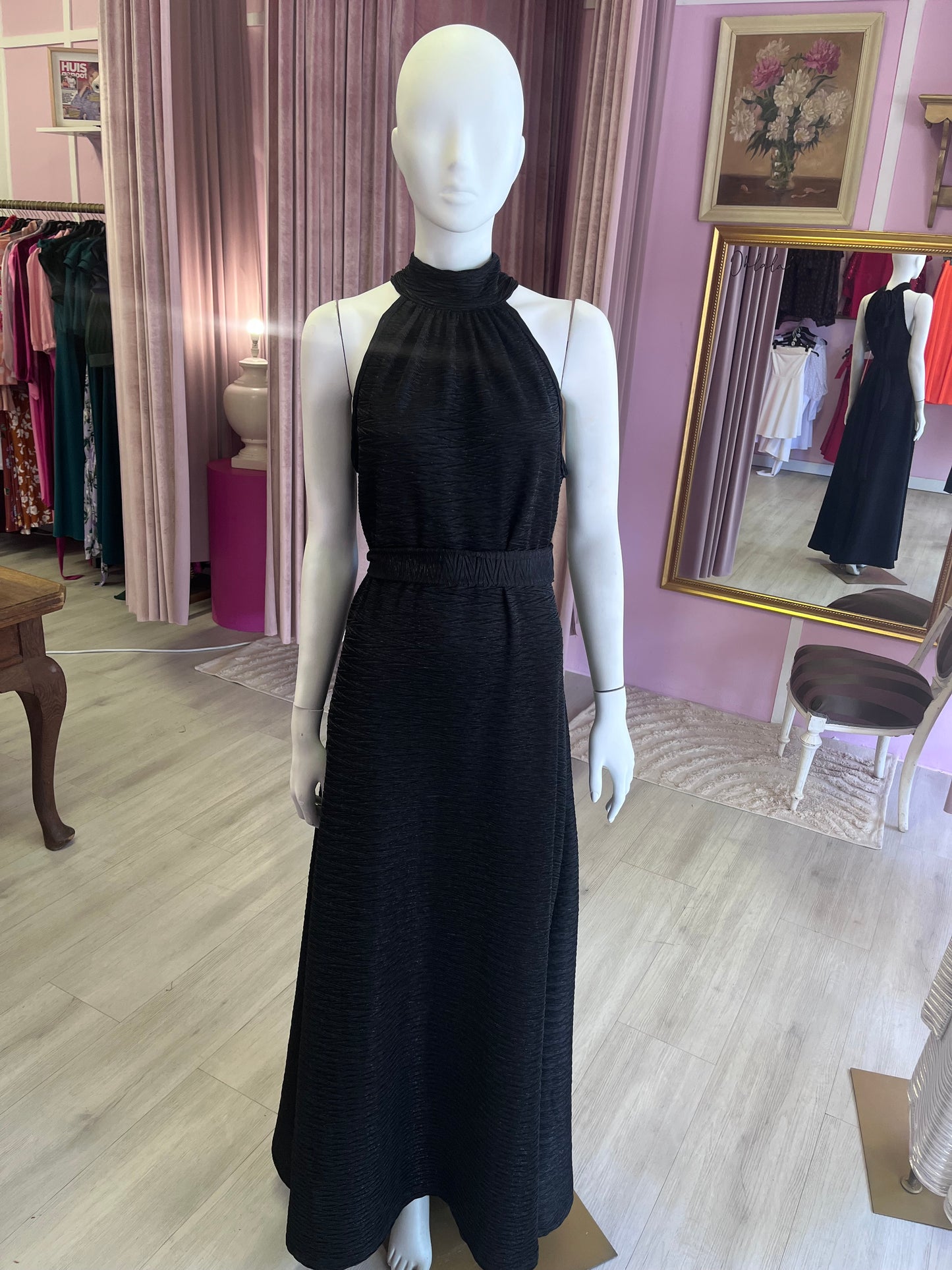 HEIKE DRESS IN BLACK