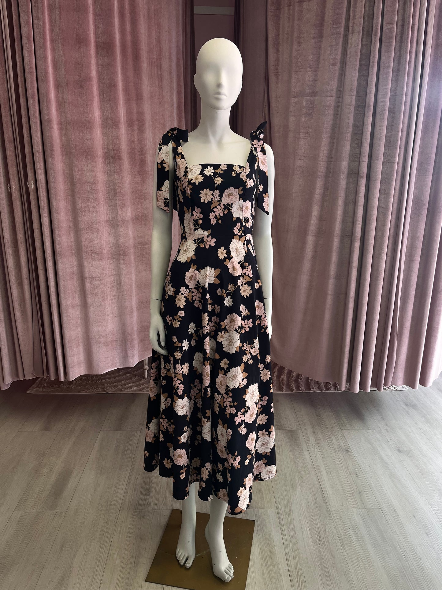 Kim in floral