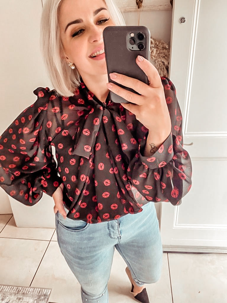 KISS AND BLUSH BLOUSE