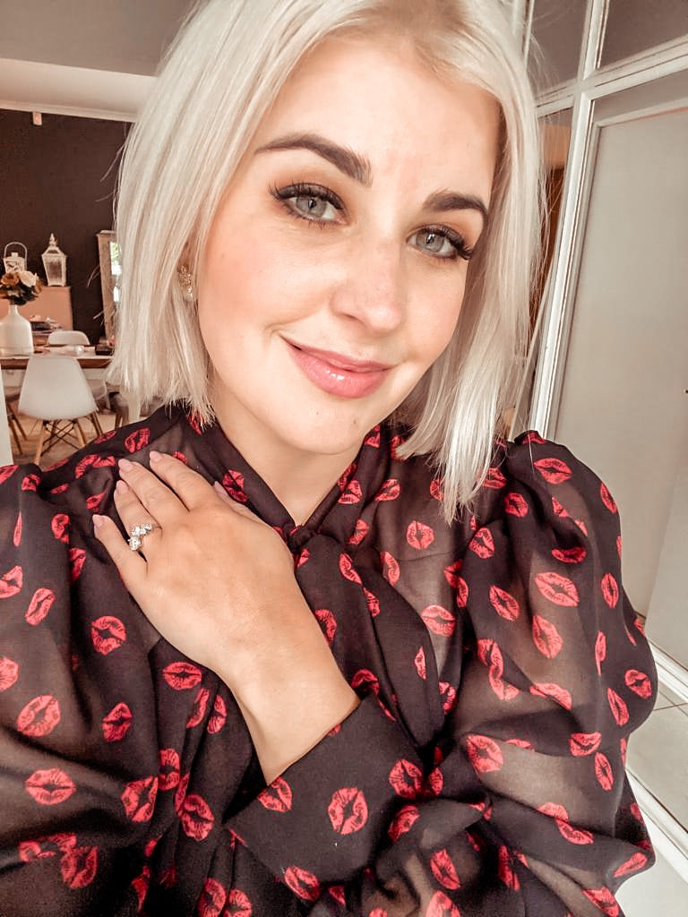 KISS AND BLUSH BLOUSE